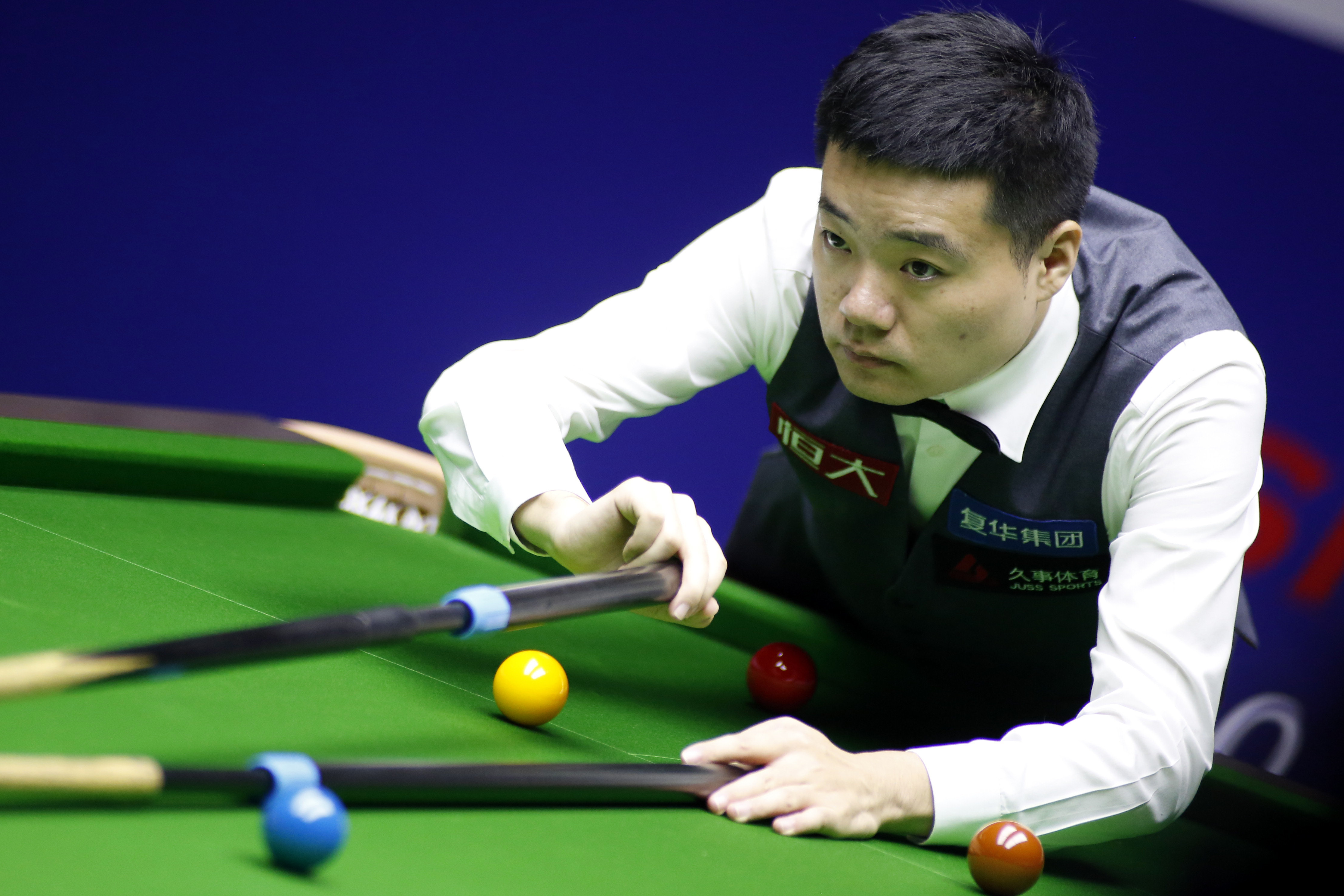 他仍会竭力 他仍会竭力