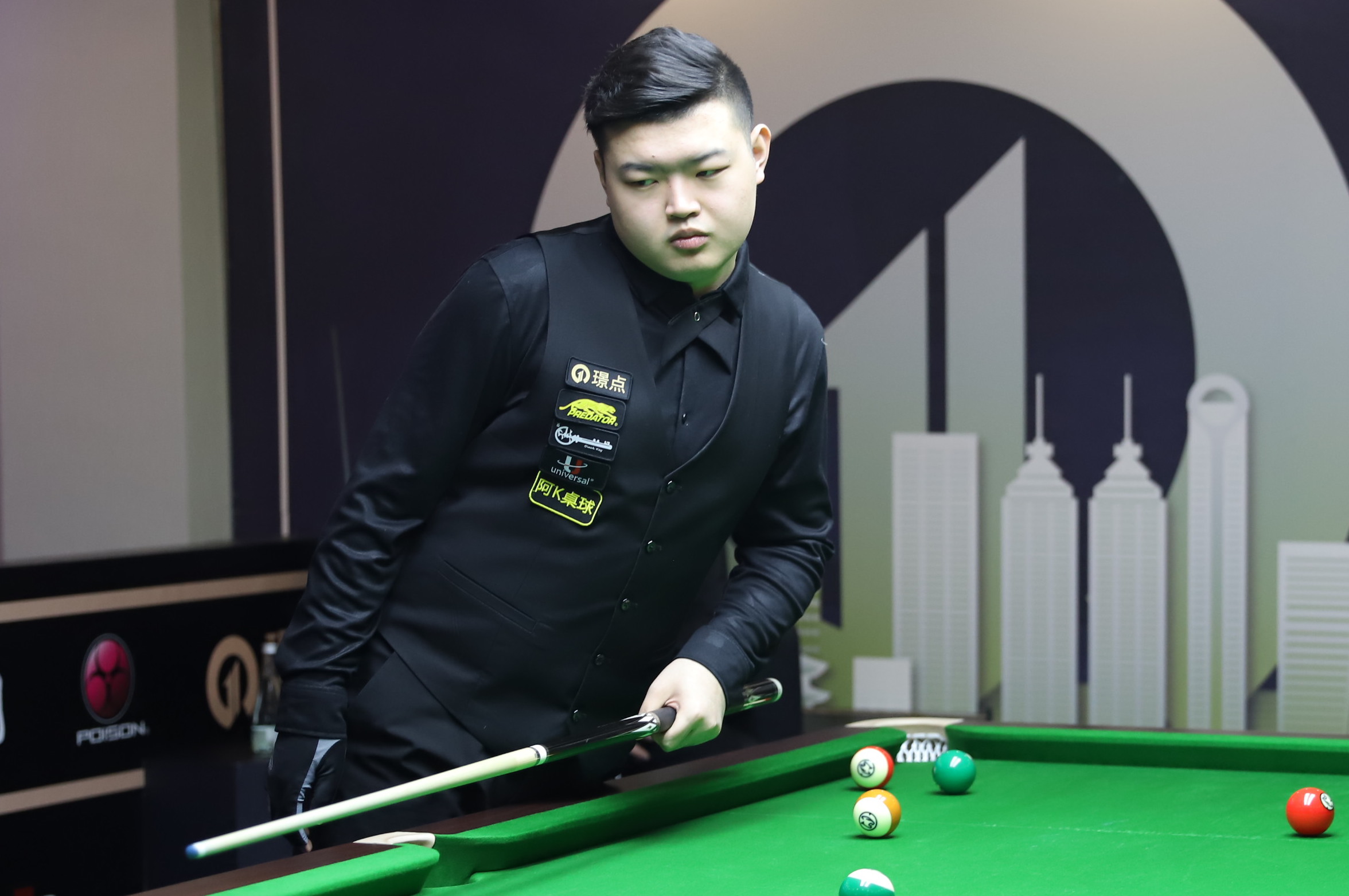 人相信他具 人相信他具